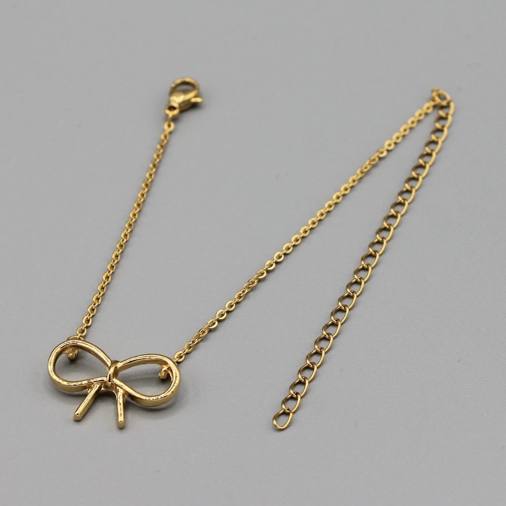 Dainty adorable small bow bracelet gold tone - Picture 6 of 6